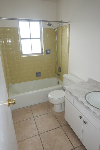 More Photos Of 2887 S Osceola Ave, Orlando Office For Sale
