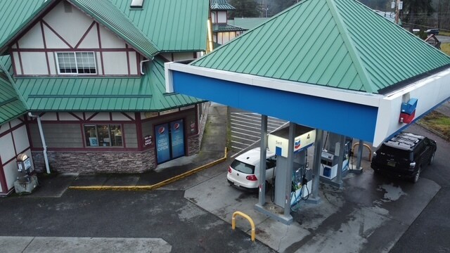 More Photos Of 7797 Silver Lake Rd, Maple Falls Service Station For Sale