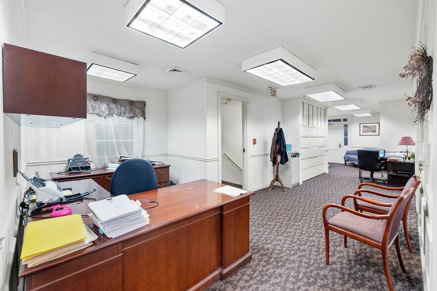 More Photos Of 37 W Middle St, Gettysburg Storefront Retail Residential For Lease