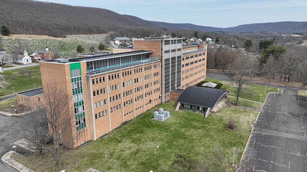 More Photos Of 101 Broad St, Ashland Hospital For Sale