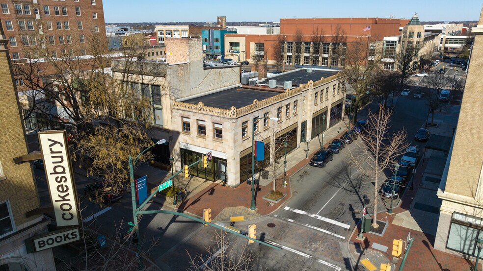 More Photos Of 424 E Grace St, Richmond Bank For Lease