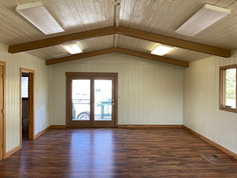 More Photos Of 5215 Rice Lake Rd, Duluth Schools For Lease