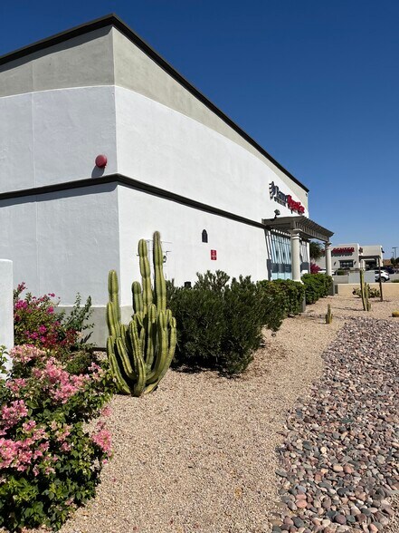 More Photos Of 1120 S Gilbert Rd, Mesa Freestanding For Lease