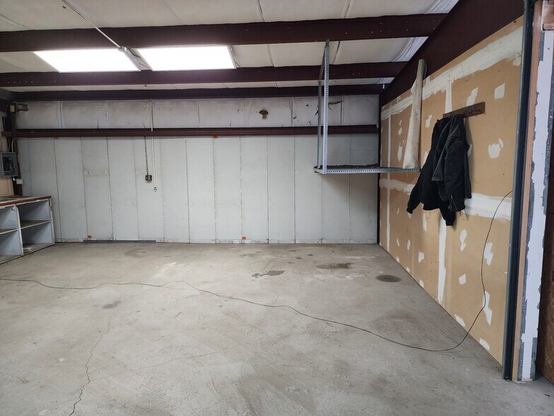 More Photos Of 2307 SW I Ave, Lawton Warehouse For Sale