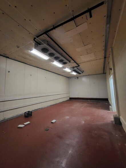 More Photos Of 4780 Crayton Ave, Cleveland Warehouse For Lease