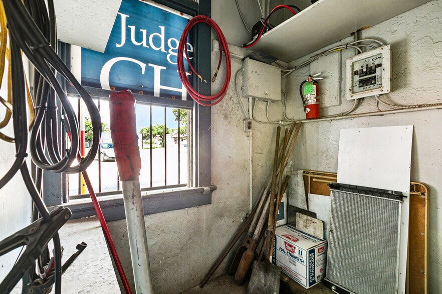 More Photos Of 1839-41 Elysian Fields ave, New Orleans Light Distribution For Sale