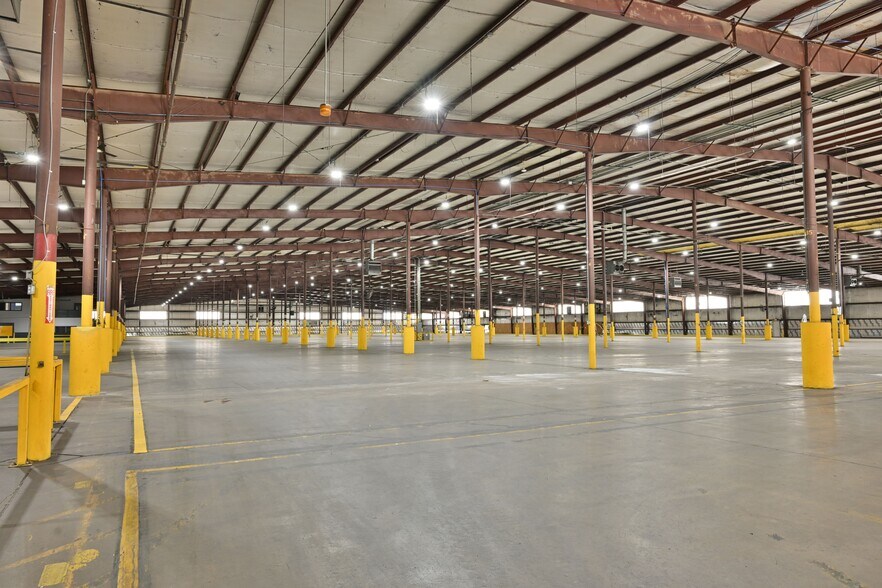 More Photos Of 2314 Wilkins Dr, Chillicothe Warehouse For Lease