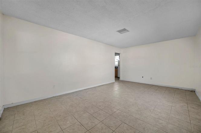 More Photos Of 1005 Lake Palms Dr, Largo Apartments For Sale