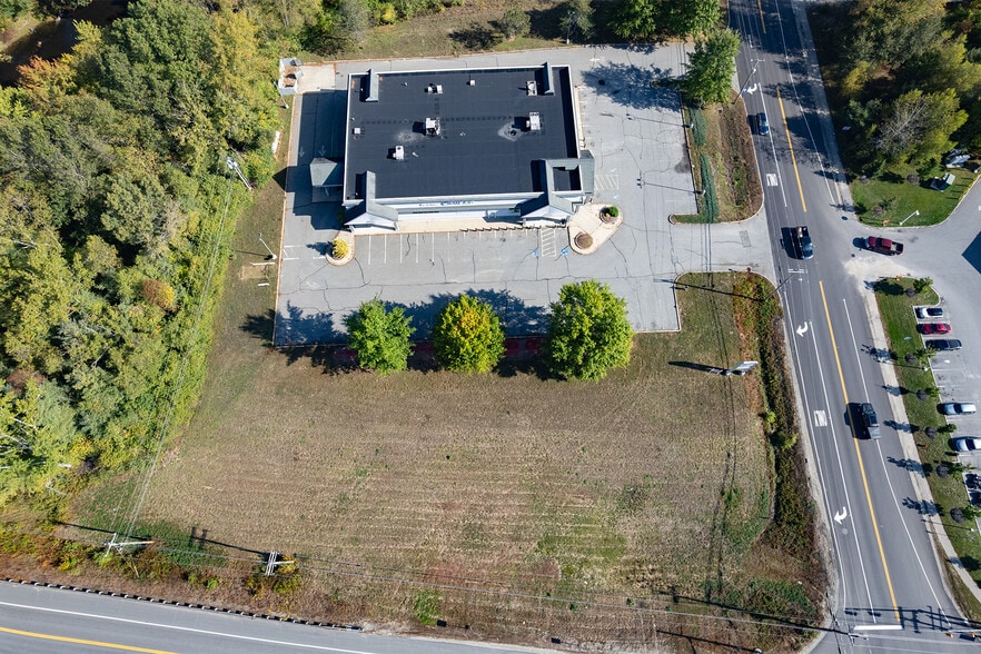 More Photos Of 10 Main St, Winchester Drugstore For Sale