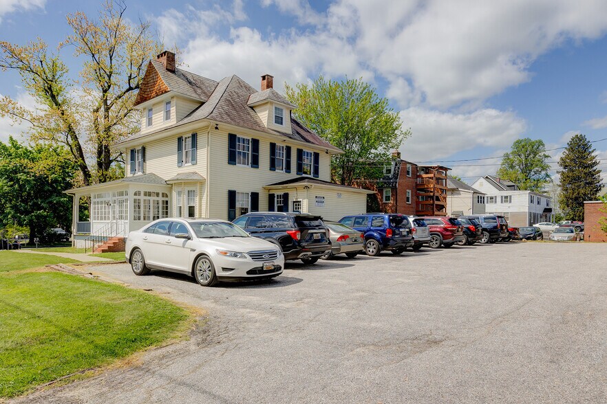 More Photos Of 400 W Pennsylvania Ave, Towson Office For Sale