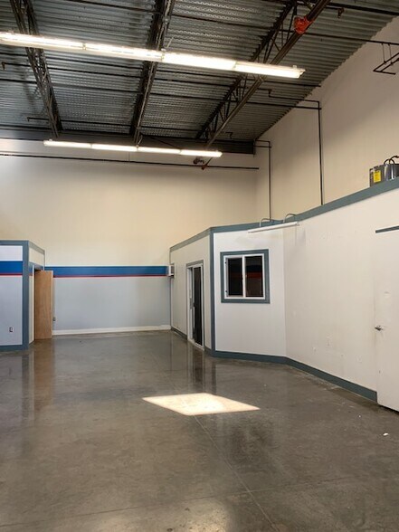 More Photos Of 94-1388 Moaniani St, Waipahu Warehouse For Lease