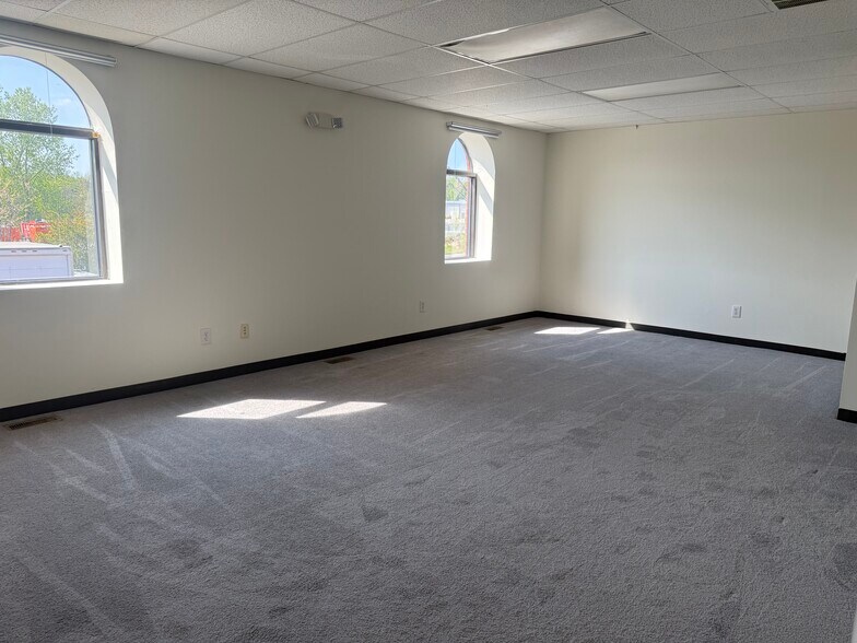 More Photos Of 1021 Technology Dr, Indian Trail Flex For Lease