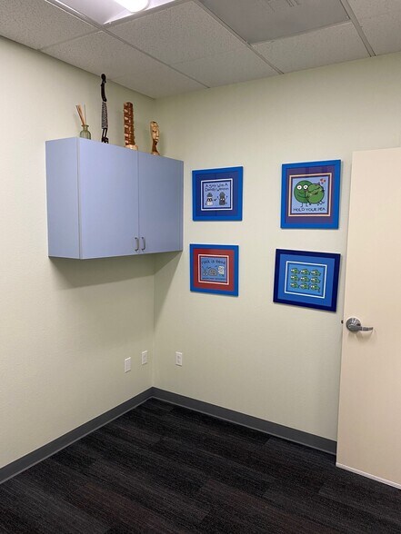 More Photos Of 2800-2820 Roosevelt St, Carlsbad General Retail For Lease