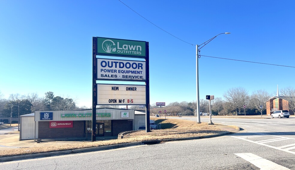 More Photos Of 5250 Veterans Pky, Columbus Flex For Lease