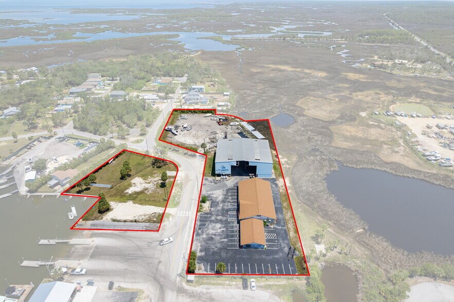More Photos Of 5000 Calienta St, Hernando Beach Marina For Sale