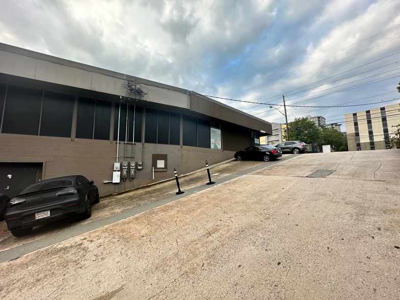 More Photos Of 3097 Piedmont Rd NE, Atlanta Freestanding For Lease
