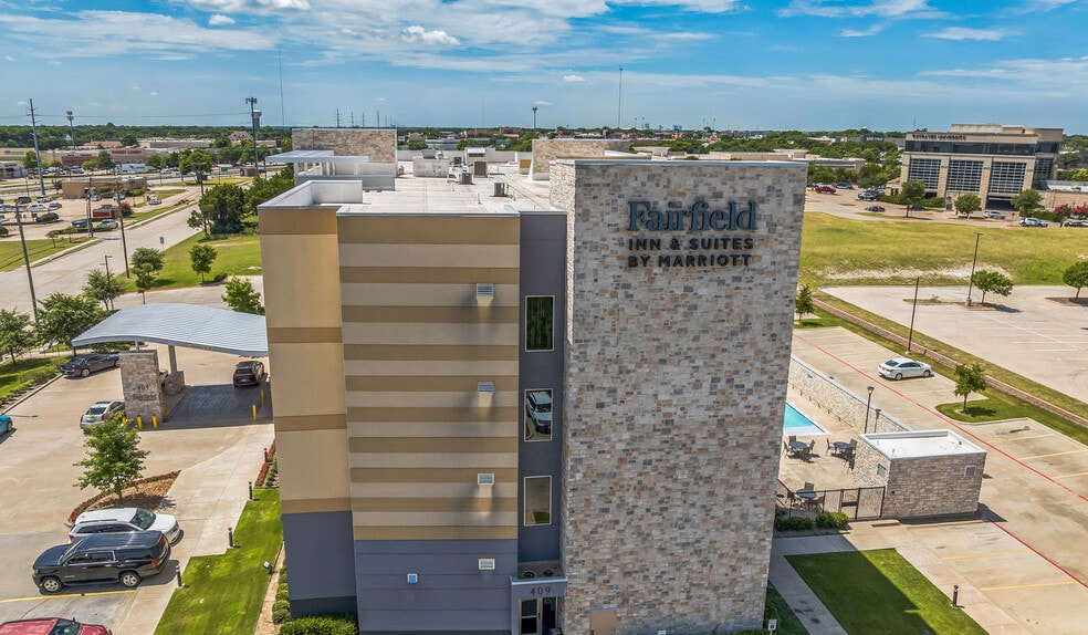 More Photos Of 409 N Clark Rd, Cedar Hill Hotel For Sale