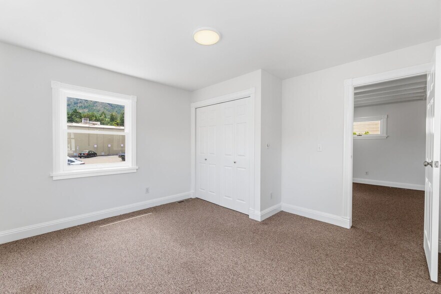 More Photos Of 499-503 Magnolia Ave, Larkspur Storefront Retail Residential For Sale