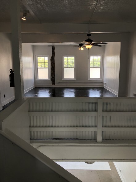 More Photos Of 4216-4230 Main St, Dallas Flex For Sale