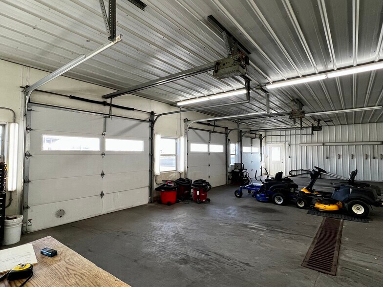 More Photos Of 1719 E Jackson St, Macomb Auto Dealership For Sale