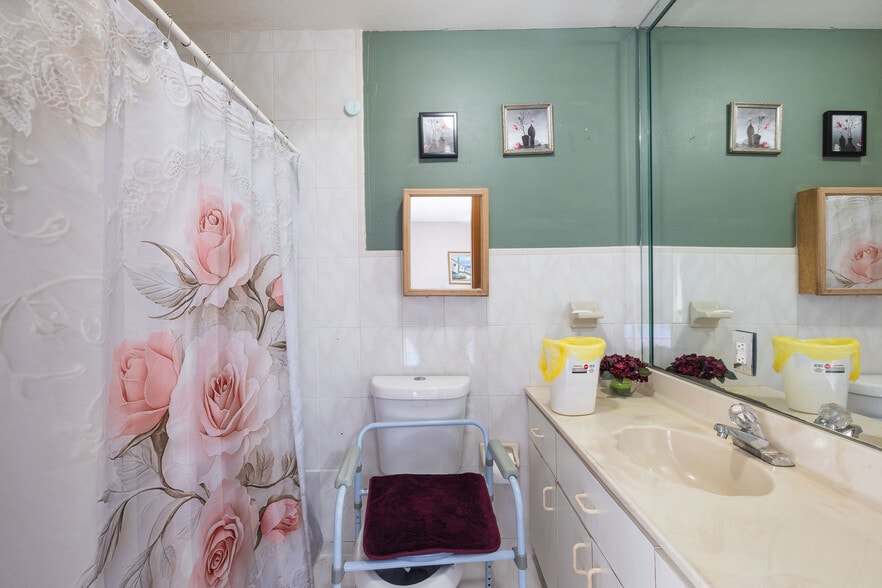 More Photos Of NW 127 Ave and 104 STreet, Miami Healthcare For Sale