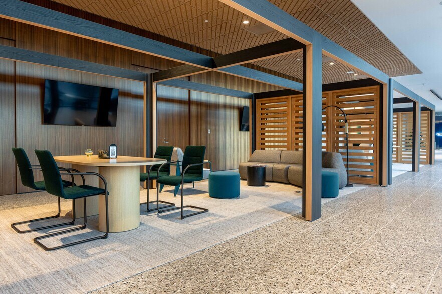 More Photos Of 2050 W Sam Houston Pky S, Houston Unknown For Lease