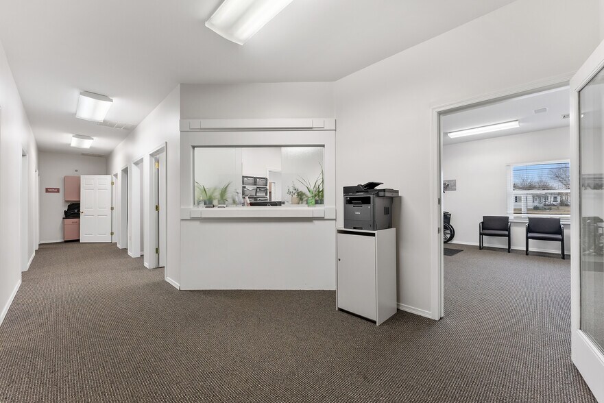 More Photos Of 2004 Bayshore Rd, Villas Medical For Sale