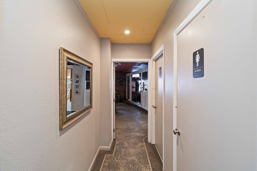 More Photos Of 362 W Dearborn St, Englewood Storefront For Sale