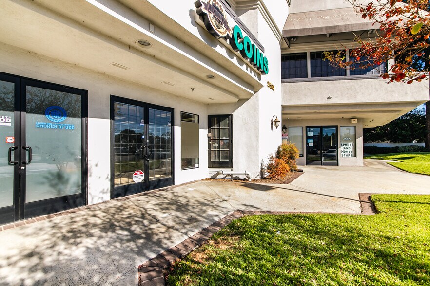 More Photos Of 2585 Cochran St, Simi Valley Freestanding For Sale