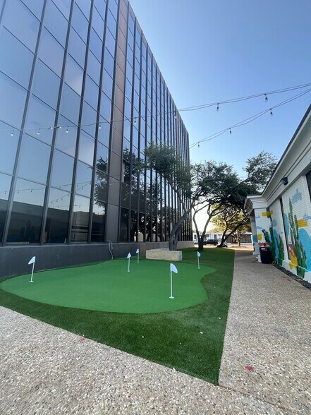 More Photos Of 13740 Midway Rd, Farmers Branch Unknown For Lease