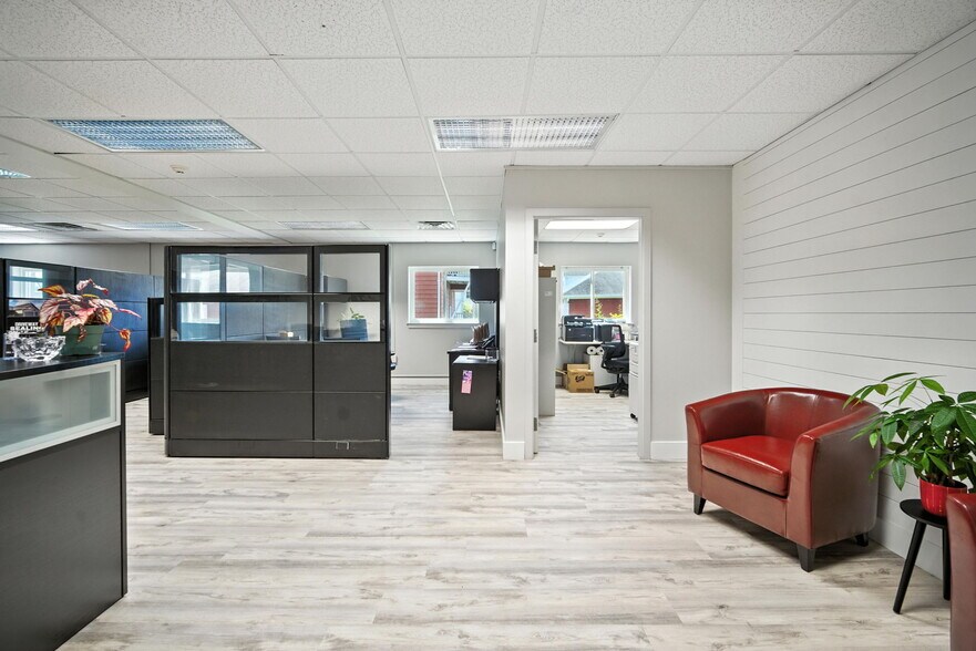 More Photos Of 1767 Northampton St, Holyoke Office Residential For Sale