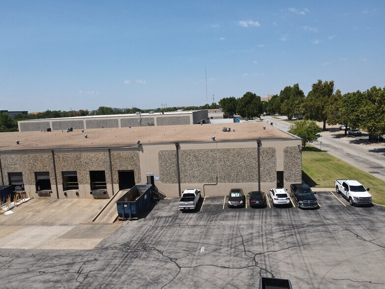 More Photos Of 4130-4150 Will Rogers Pky, Oklahoma City Warehouse For Lease