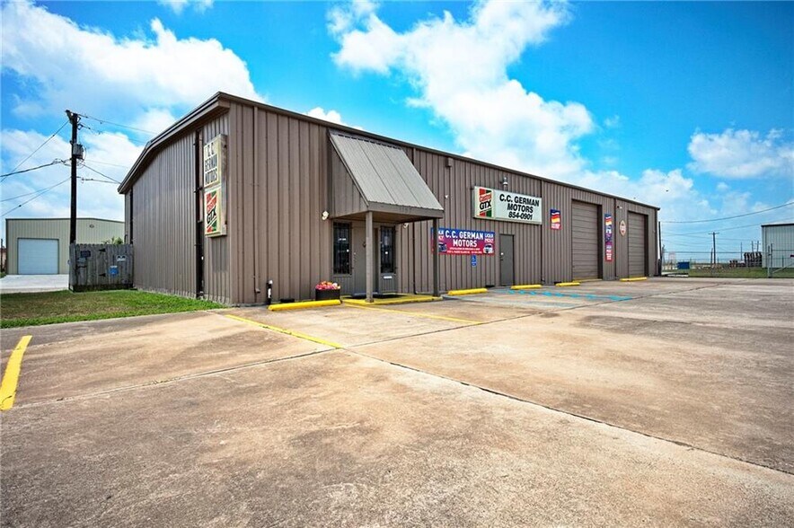 More Photos Of 1157 S Padre Island Dr, Corpus Christi Warehouse For Sale