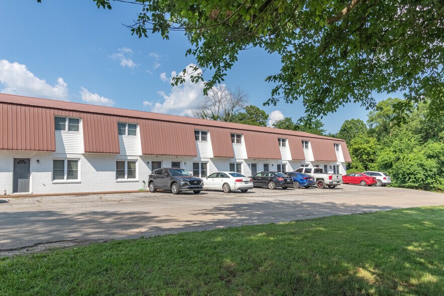 More Photos Of 2000 Old Tullahoma Rd, Winchester Apartments For Sale