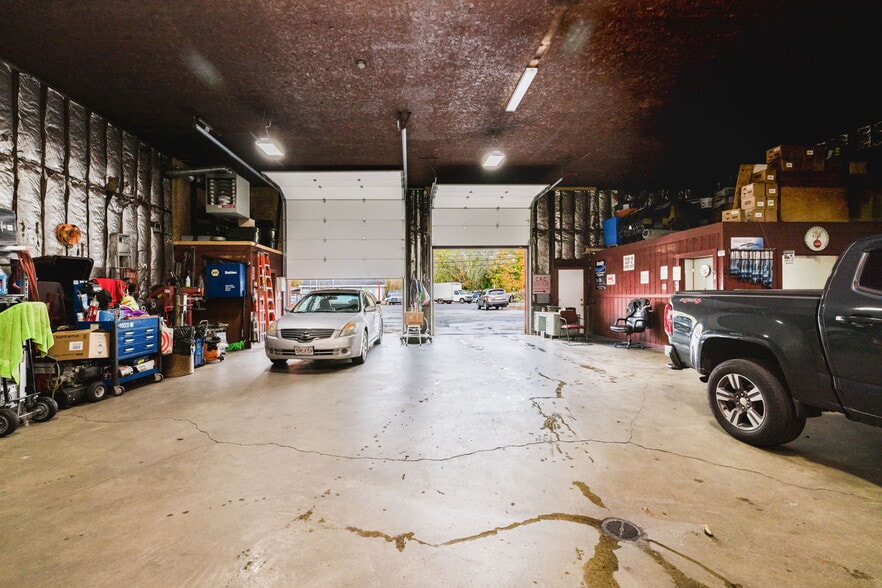 More Photos Of 634 Winthrop St, Taunton Flex For Sale