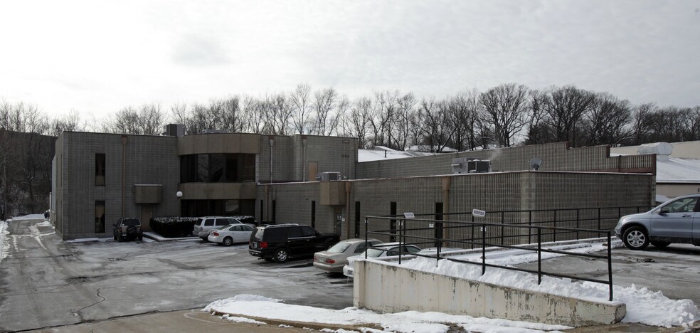 More Photos Of 9530 Watson Industrial Park, Crestwood Office For Lease