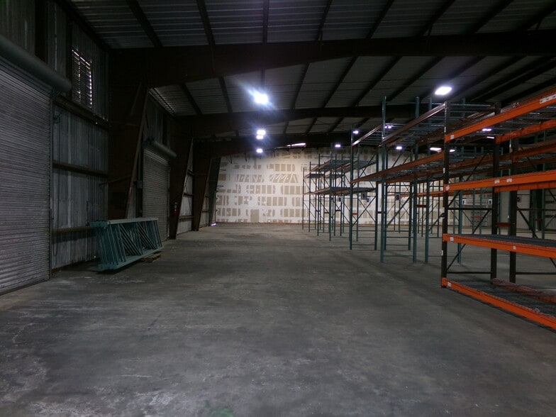More Photos Of 3030 Winter Lake Rd, Lakeland Distribution For Lease