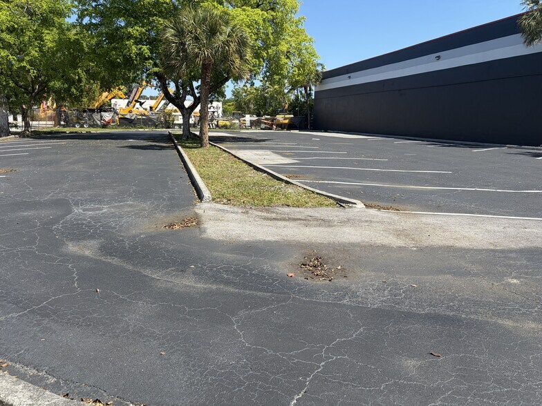 More Photos Of 3051 N 29th Ave, Hollywood Land For Lease