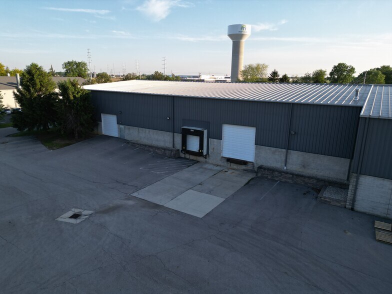 More Photos Of 7858 Industrial Pky, Plain City Warehouse For Lease