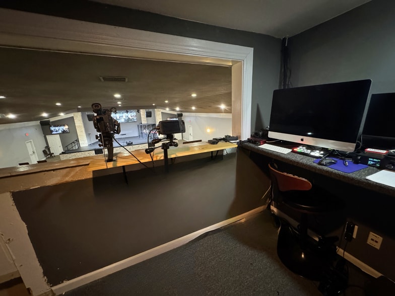 More Photos Of 618 Baca St, Houston Religious Facility For Sale