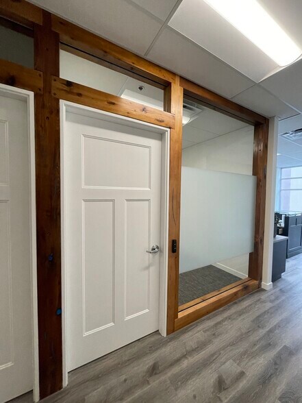 More Photos Of 18515 53rd Ave, Surrey Manufacturing For Lease