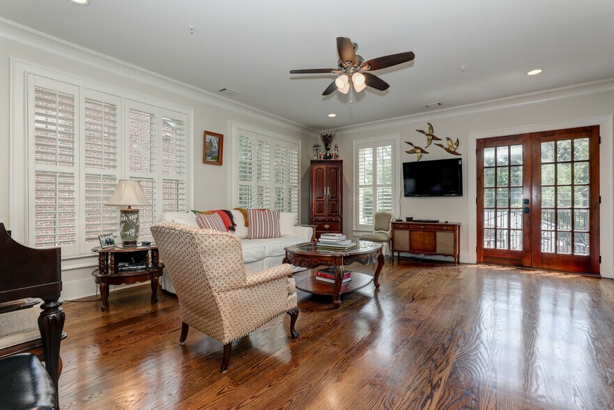 More Photos Of 2972 Lookout Pl NE, Atlanta Office Residential For Sale