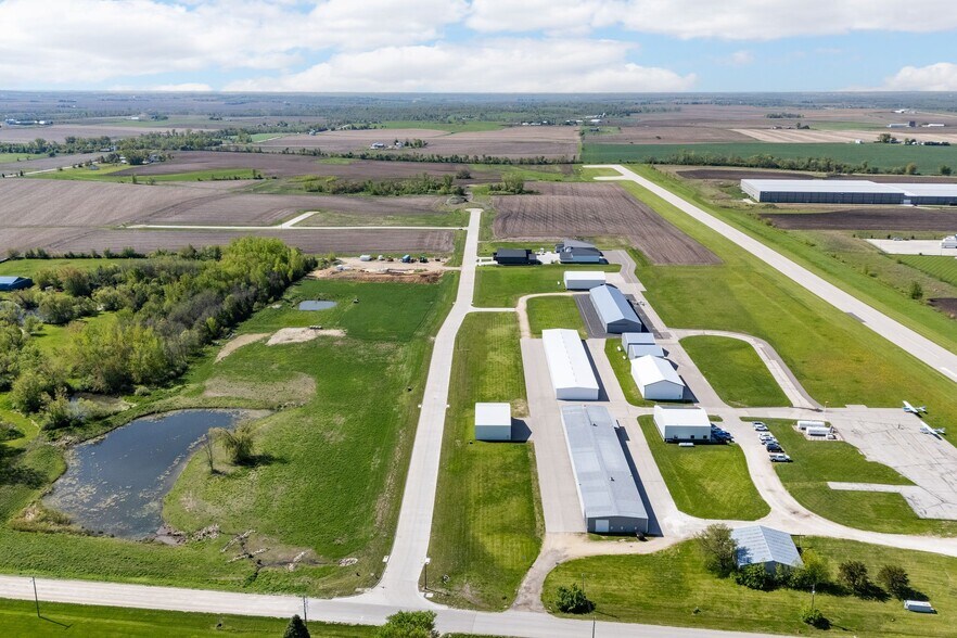 More Photos Of 530 Aircom Dr, Marion Airplane Hangar For Sale