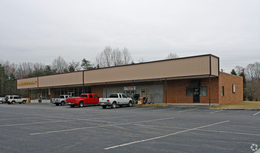 Primary Photo Of 110 E Wall St, Rural Hall General Retail For Sale