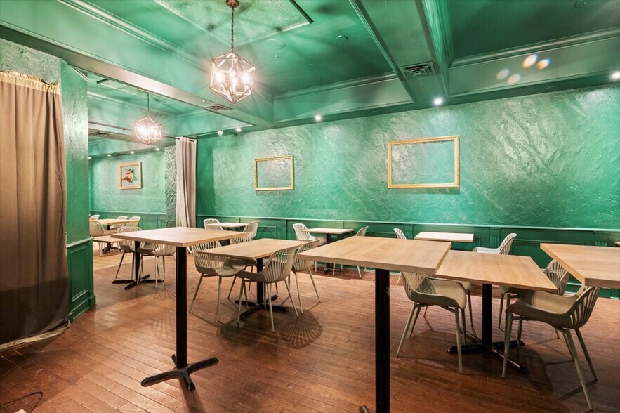 More Photos Of 21 Celina St, Oshawa Restaurant For Sale