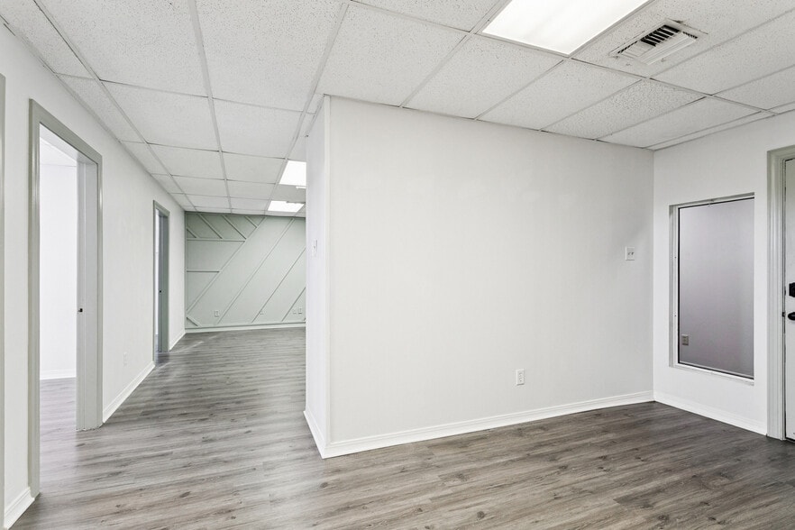 More Photos Of 671 Rosa Ave, Metairie Office For Lease