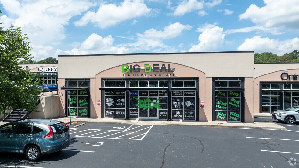 More Photos Of 940 US Highway 70 SW, Hickory Storefront For Lease