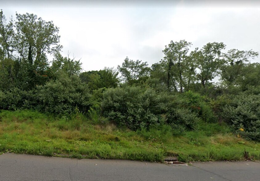 More Photos Of 100 Commercial Pky, Branford Land For Sale