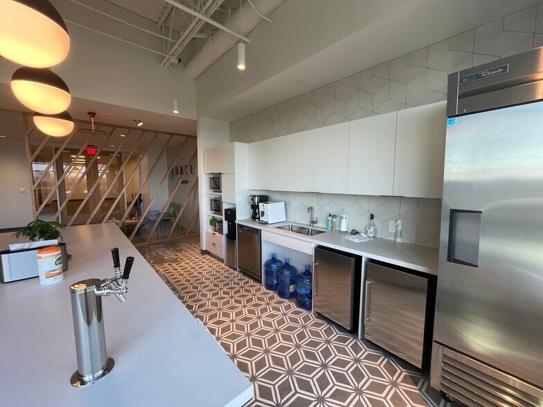 More Photos Of 8611 N Mo Pac Expy, Austin Medical For Lease