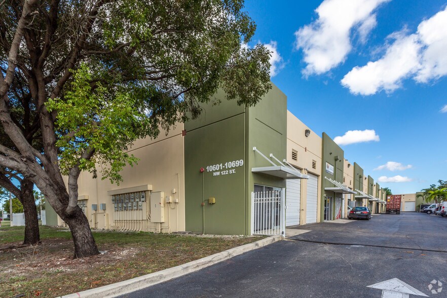 Primary Photo Of 10601-10677 NW 122nd St, Medley Warehouse For Lease